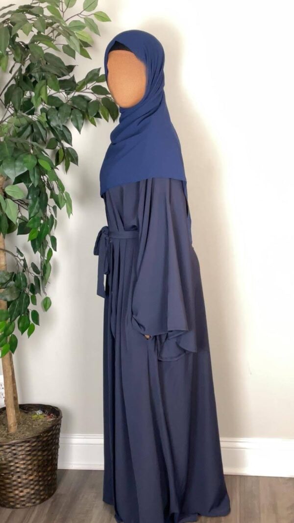 Nada material open Abayas